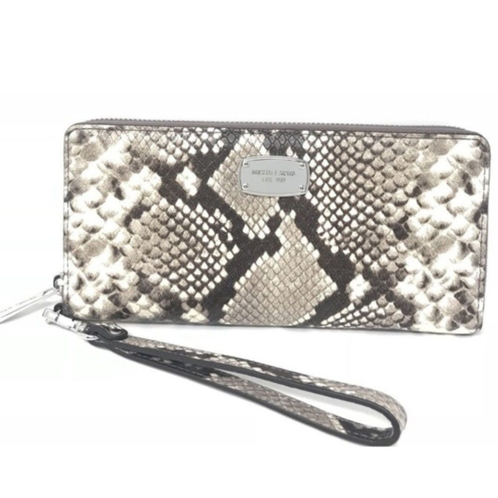 Michael Kors Jet Set Travel Continental Embossed L